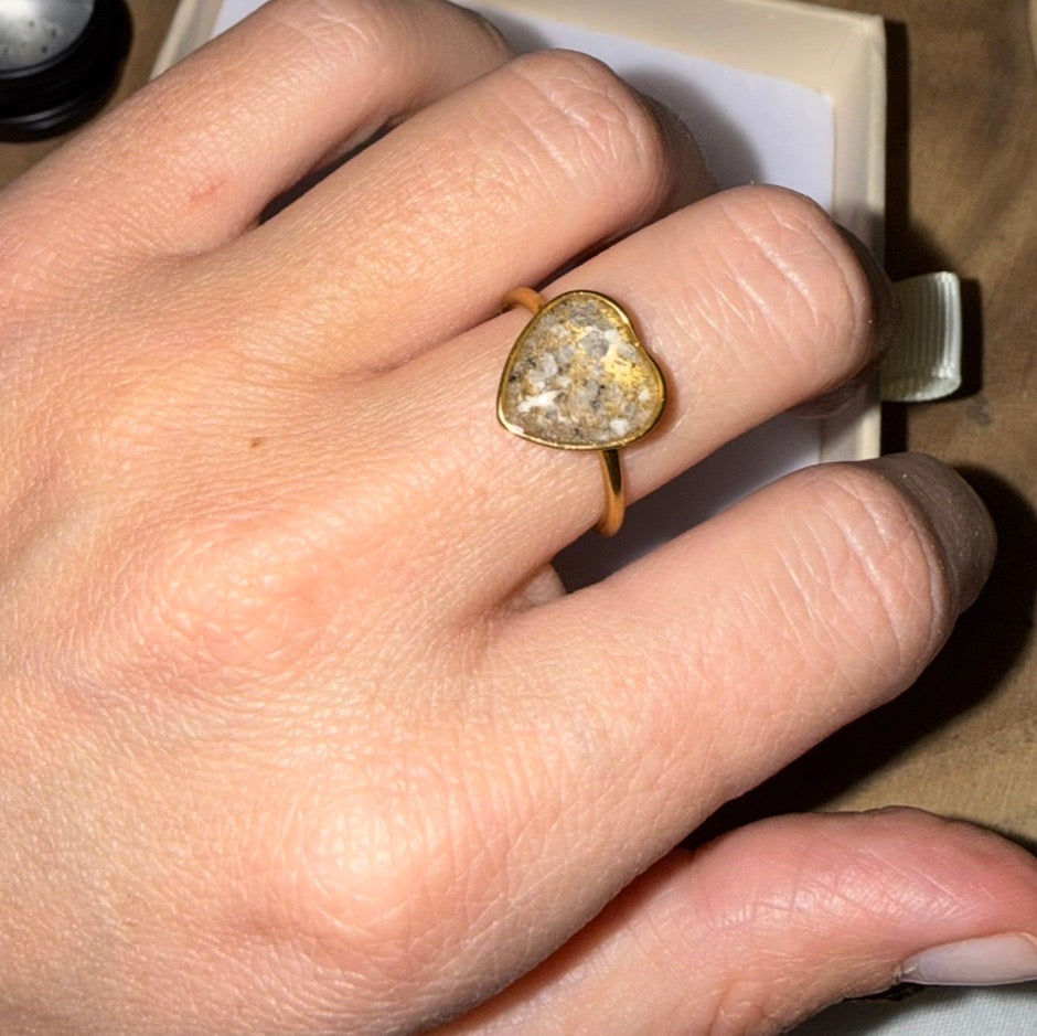 Anillo AMĀRA
